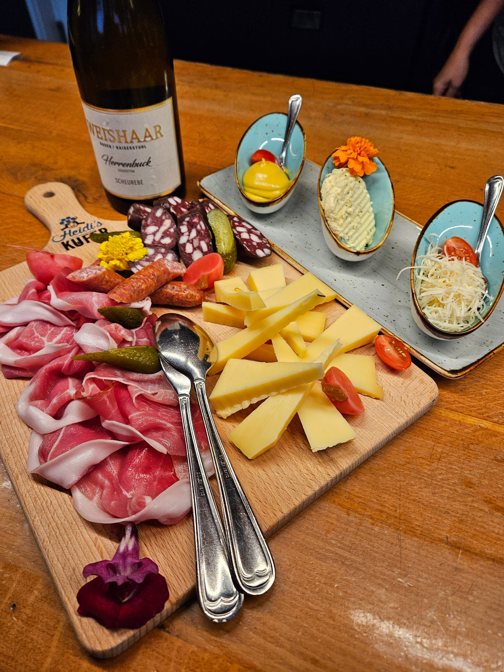 Holy Aperoli & Tapas