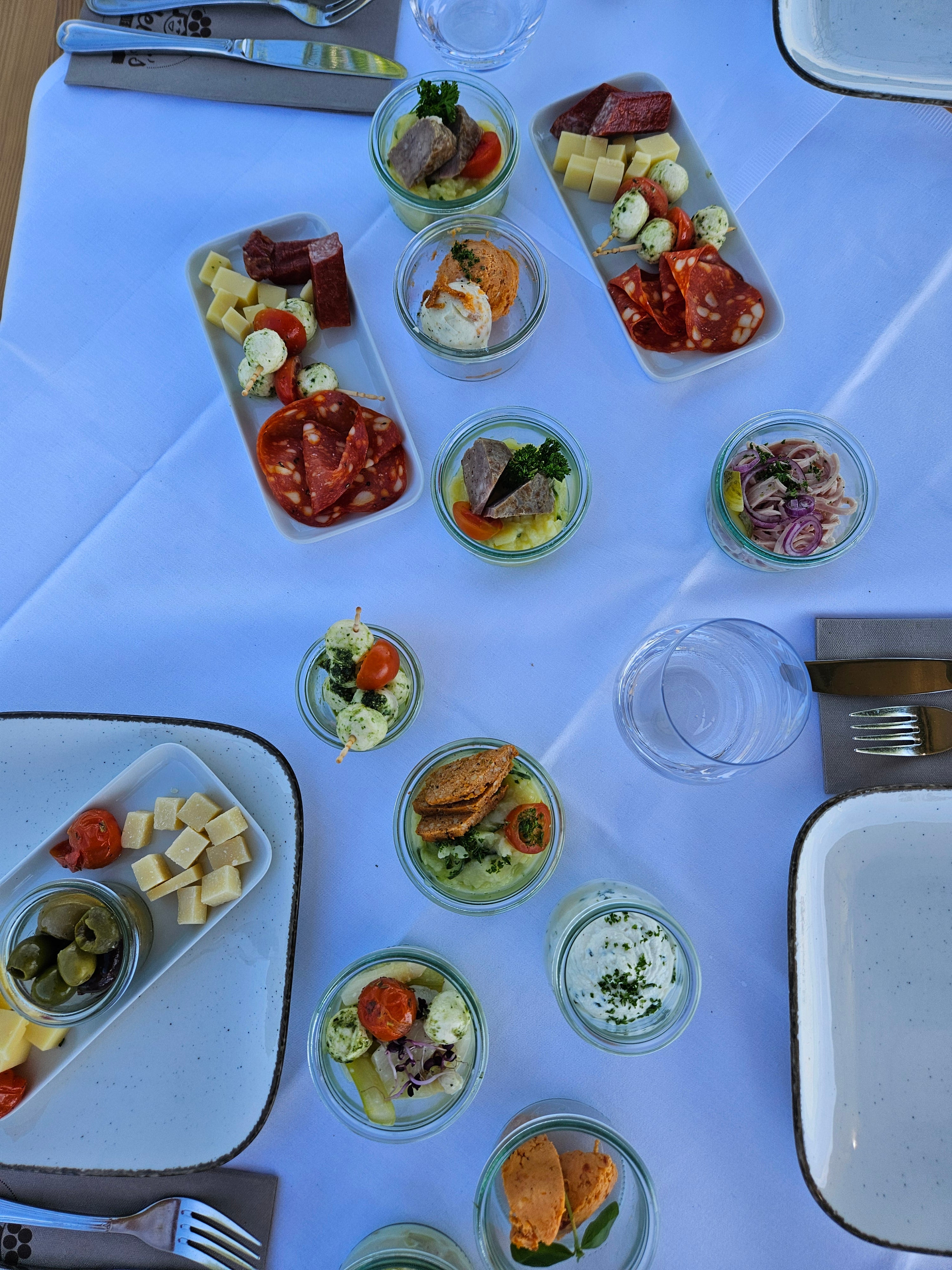Geheimes Weinberge Picknick "Tischlein deck dich" ab 8 Personen